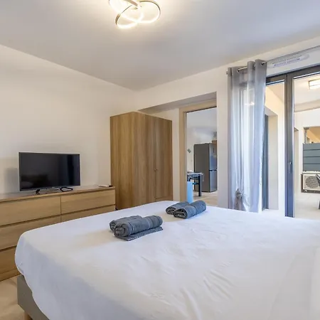 T2 Azur - & Commerces A 200m- Barbecue - Parking - Wifi